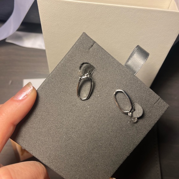 Kendra Scott 14k white gold open frame genuine diamond Lee earrings - Picture 5 of 5